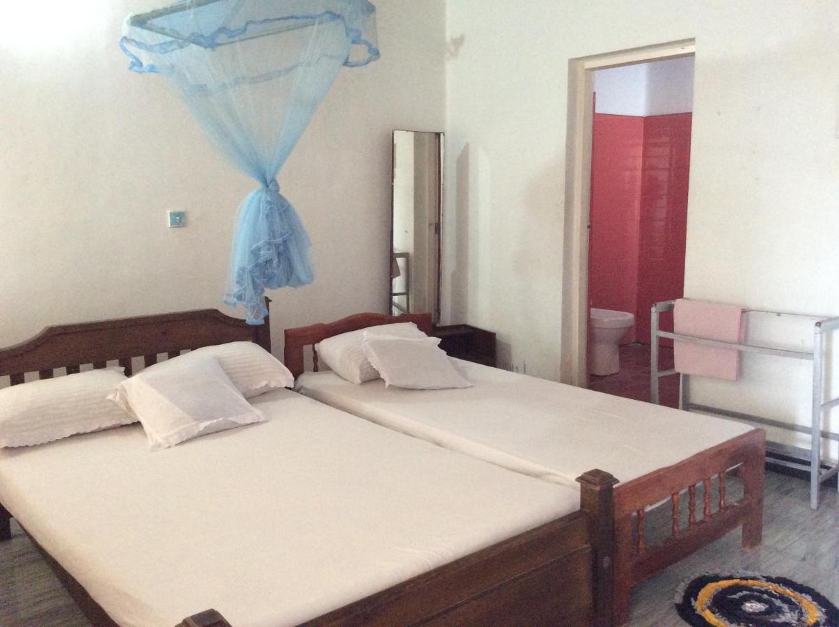 New Rest House Sea View Hotel 尼甘布 外观 照片