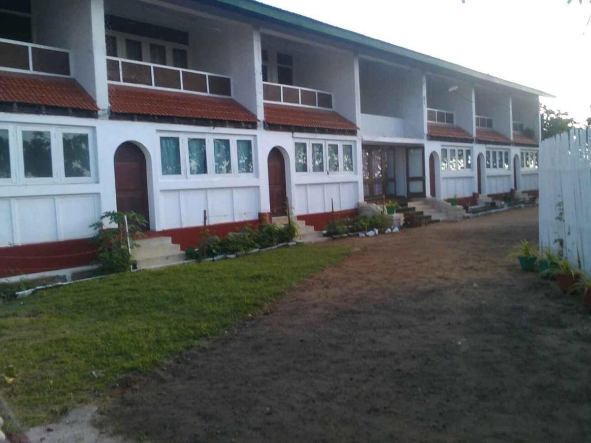 New Rest House Sea View Hotel 尼甘布 外观 照片